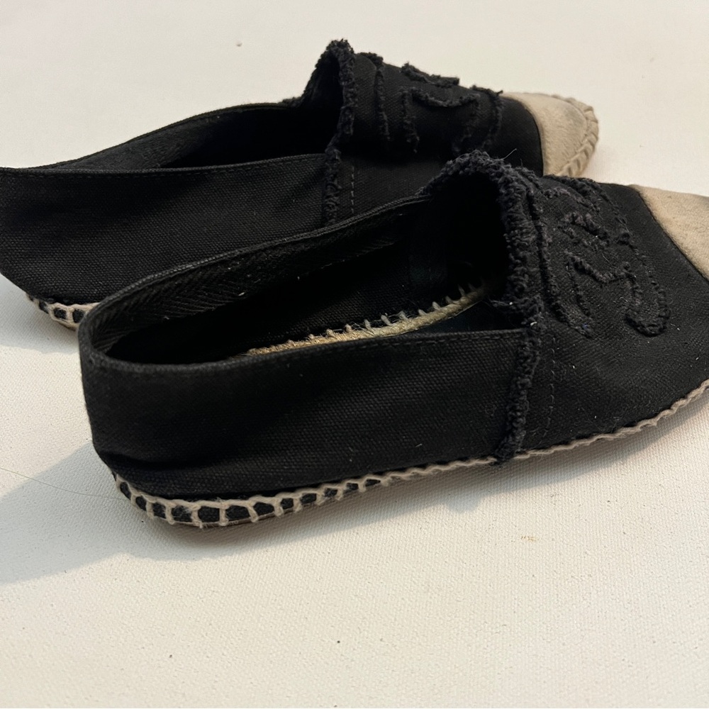 Classic CHANEL Black and Cream Canvas Espadrilles Shoes Sz 39 8 - Picture 9 of 14